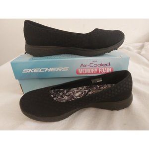Skechers Women's Microburst One up Fashion Sneaker -8.5 W Black NIB Memory  Foam